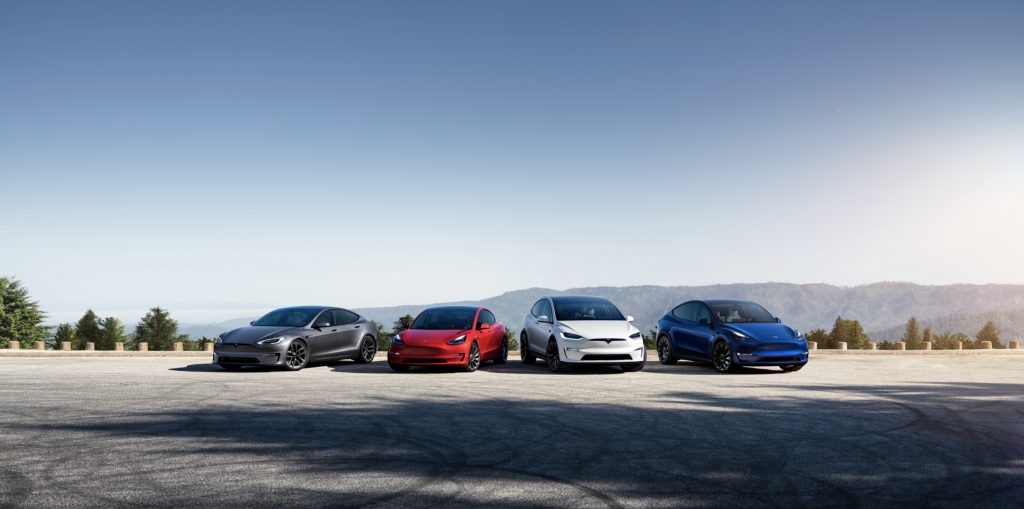 Tesla vince il premio "Best Overall Luxury Brand" di Kelley Blue Book per il terzo anno consecutivo